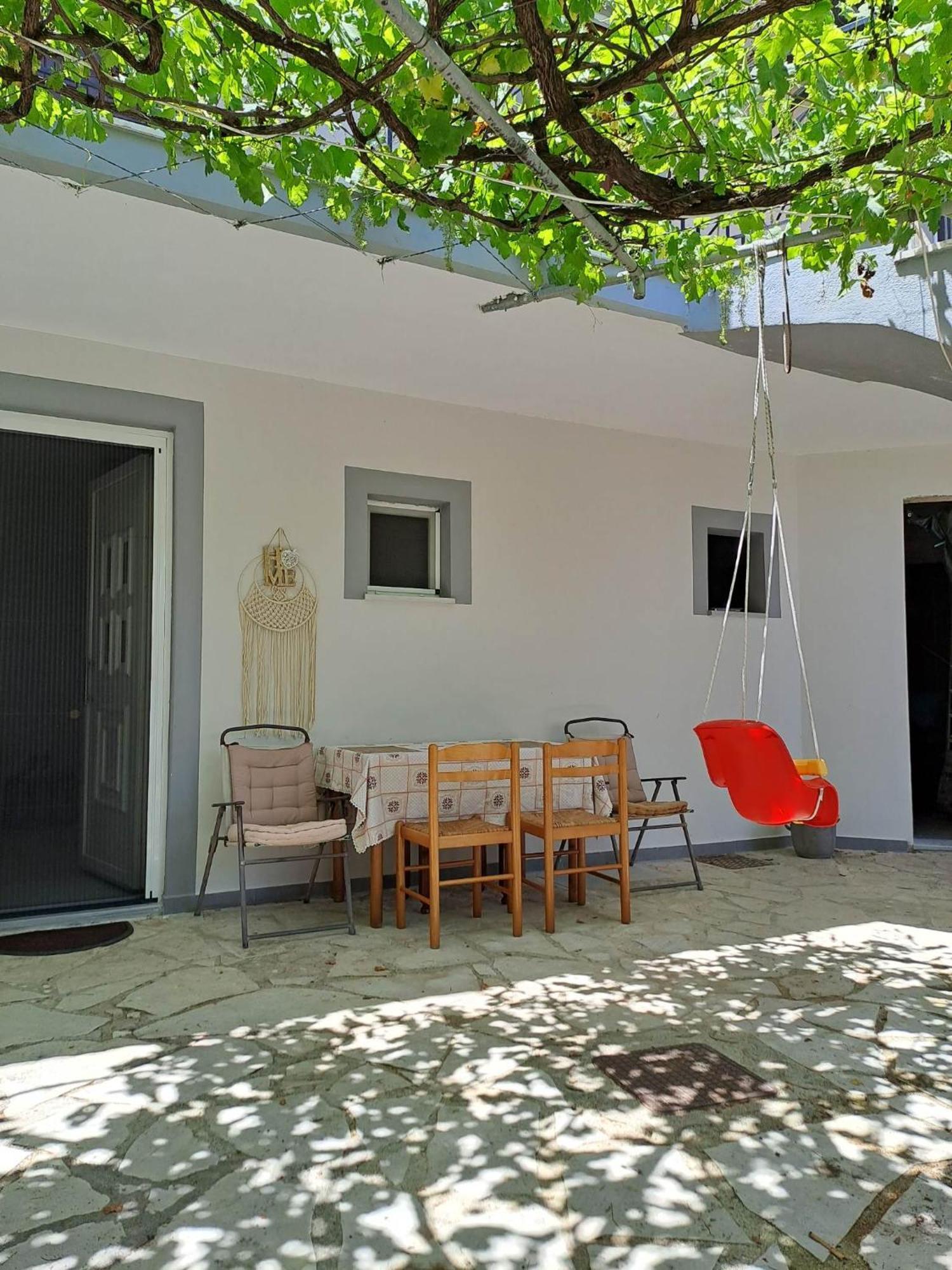 Nikiana Family Apartment Luaran gambar